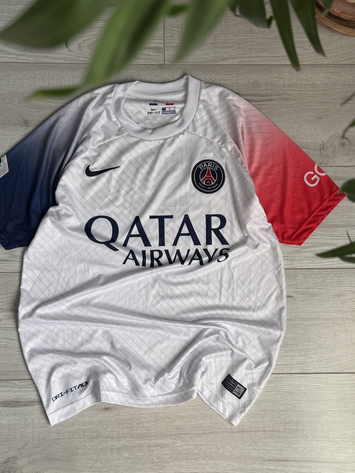 Nike Paris Saint Germain PSG #7 Mbape nike Jersey shirt Size US S / EU 44-46 / 1 - 2 Thumbnail