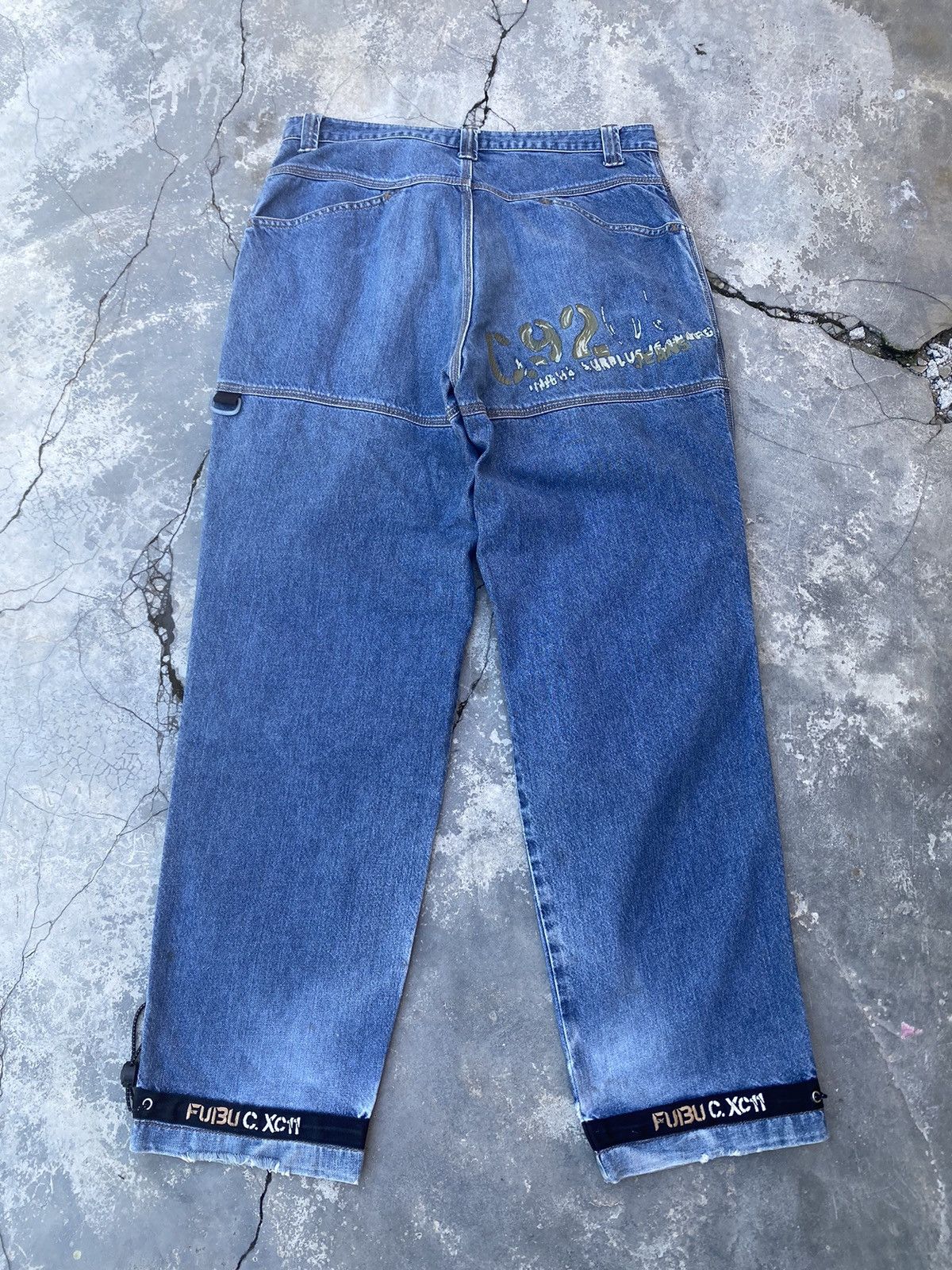 Fubu FUBU DISTRESSED BAGGY JEANS Size US 34 / EU 50 - 1 Thumbnail