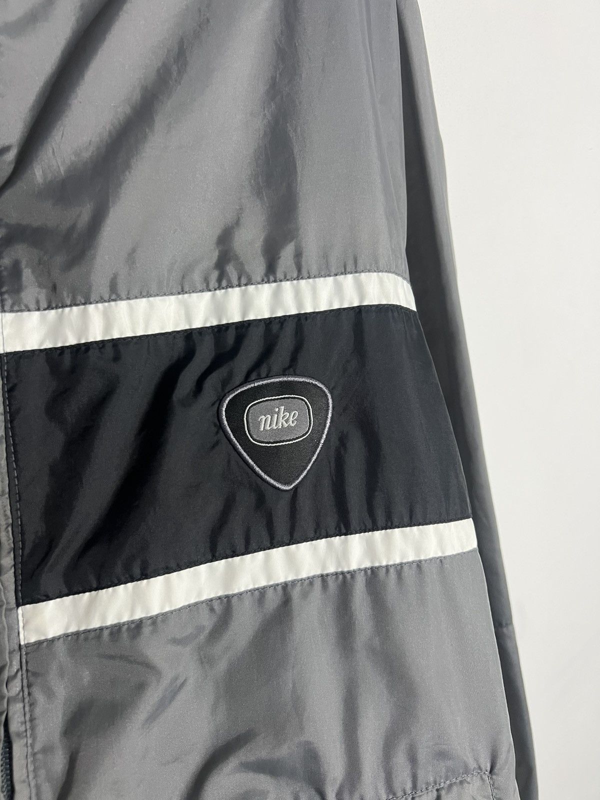 Nike Vintage Nike Track Jacket Nylon 2000s Y2K Swoosh Logo Drill Size US L / EU 52-54 / 3 - 3 Thumbnail