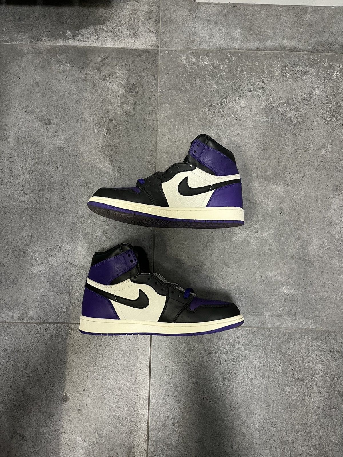 Nike Jordan 1 High OG Court purple Size US 10 / EU 43 - 2 Thumbnail