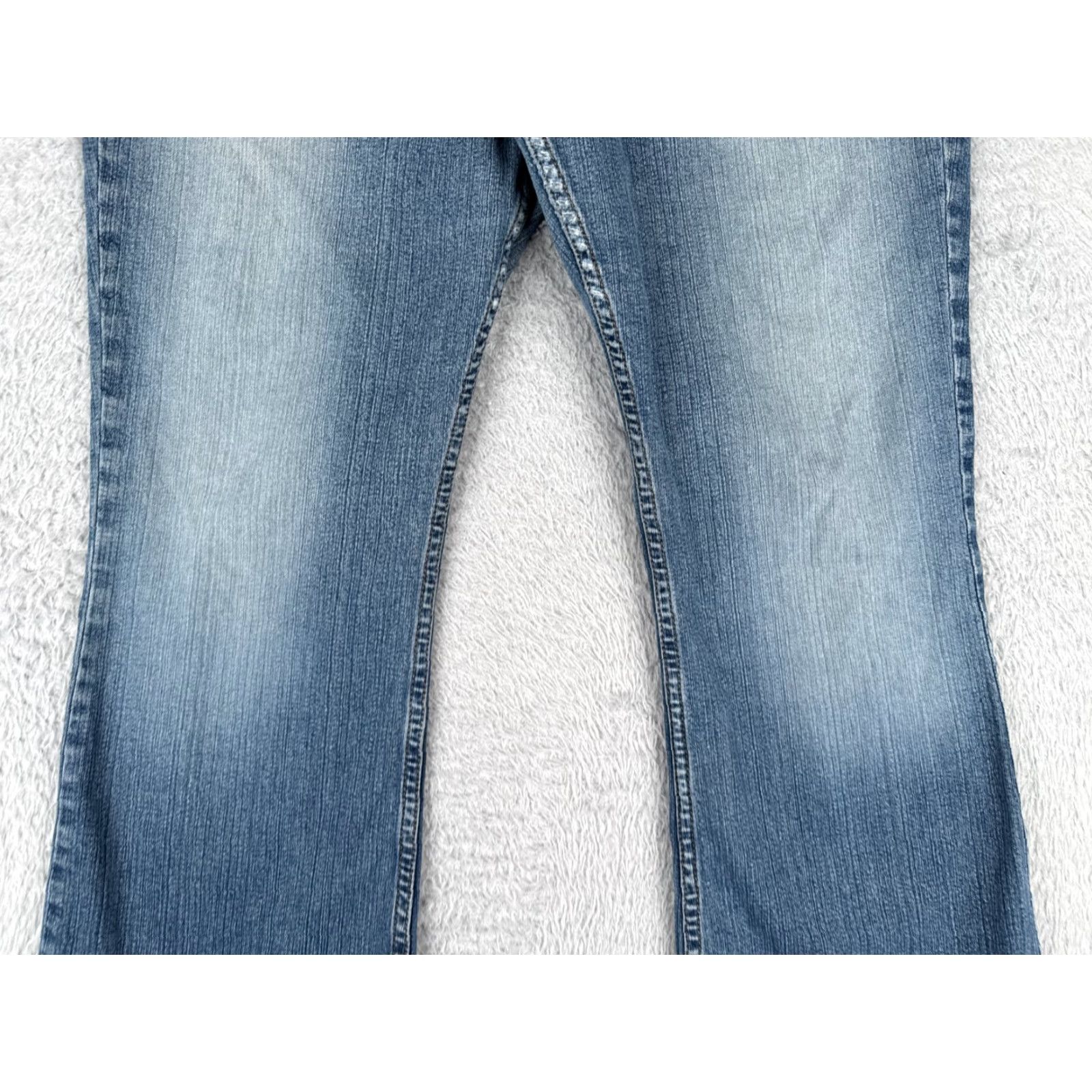 Vintage Arizona Jeans Co Juniors 17 Blue Denim Flared Mid Rise 34x30 Cotton Blend Jeans Womens Rock Distressed Pockets 5-Pocket Design Regular 30 in Inseam Size 38" / US 16 / IT 52 - 3 Thumbnail