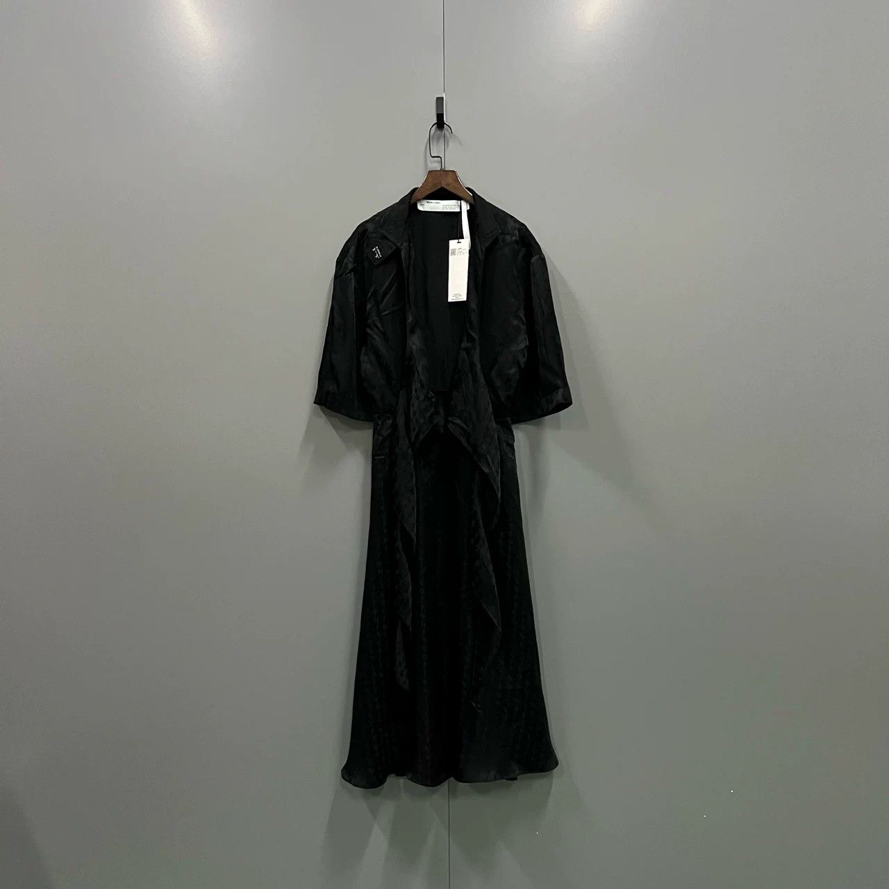 Off-White OFF-WHITE All-Over Letter Logo Silk Dress Size M / US 6-8 / IT 42-44 - 1 Thumbnail