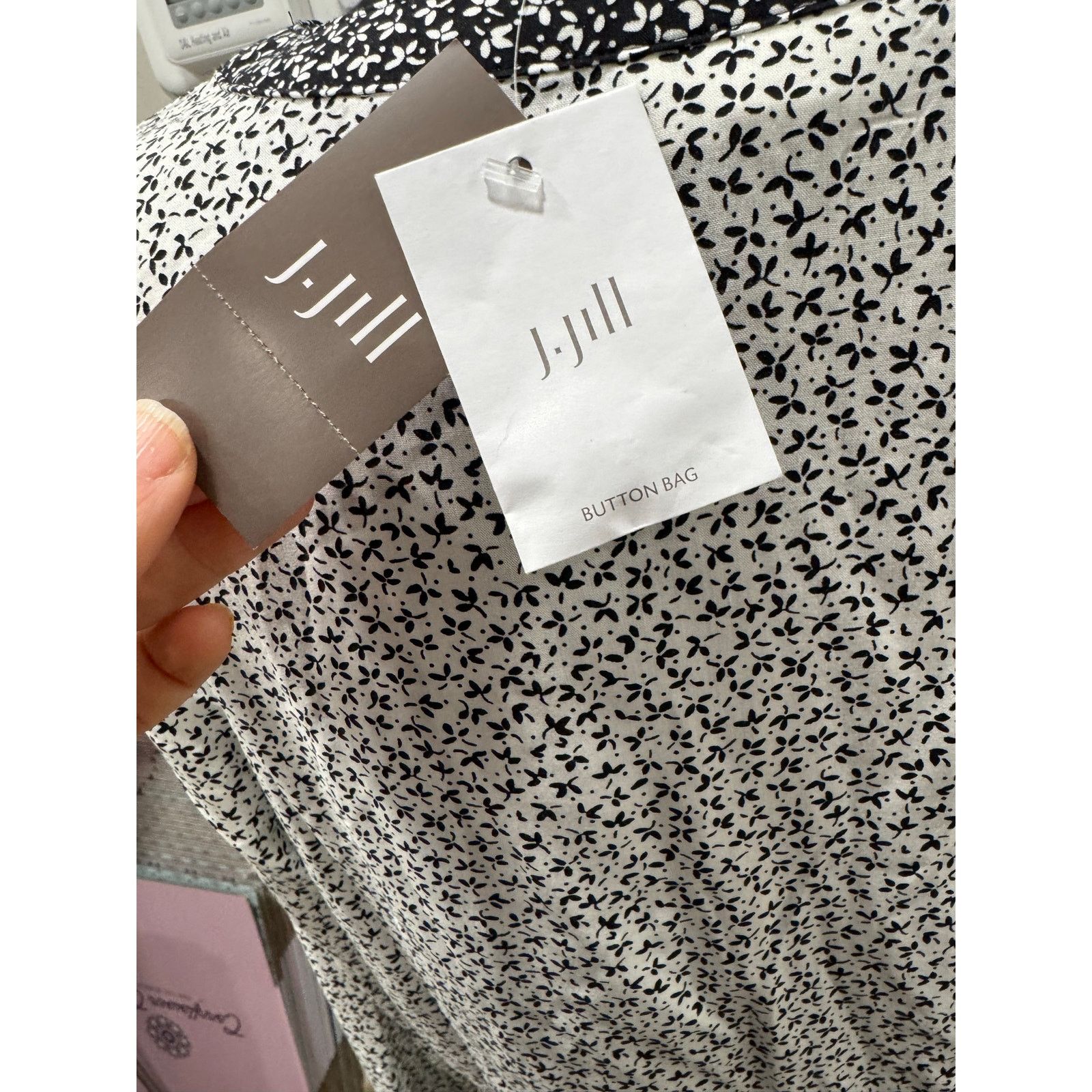 J. Jill NWT J. Jill Gorgeous Cream Tunic Top Floral Rayon Small Size S / US 4 / IT 40 - 10 Thumbnail