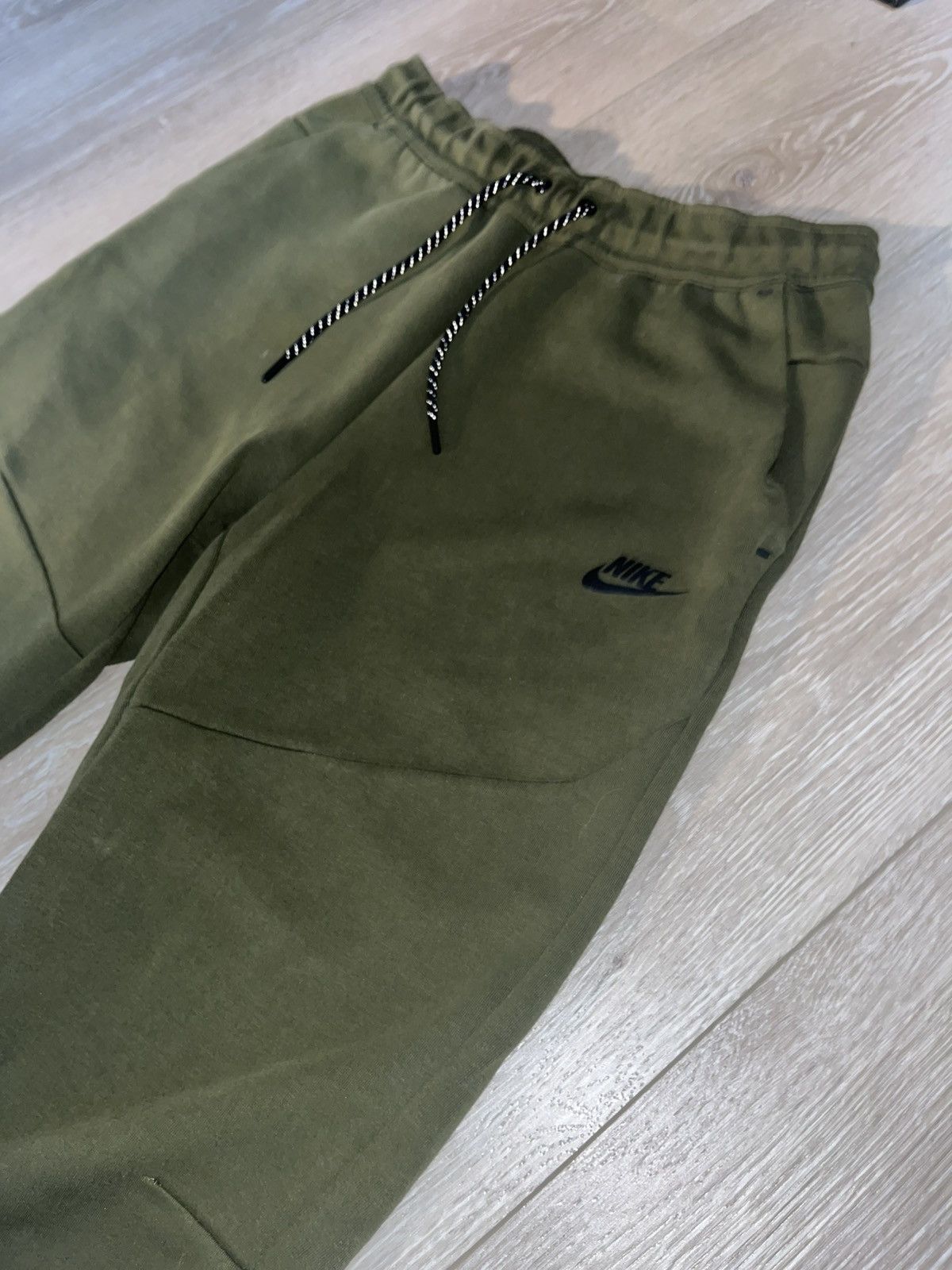 Nike Men's Nike Tech Fleece Jogger Pants (Olive green) Size US 32 / EU 48 - 1 Thumbnail