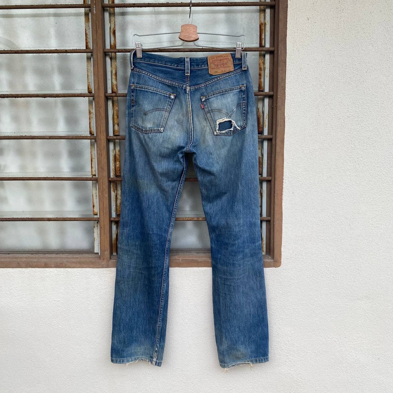 Levi's Vintage Clothing × Vintage VINTAGE LEVIS 501 DISTRESSED DIRTY JEAN KURT COBAIN BJ07-07 Size US 29 - 3 Thumbnail