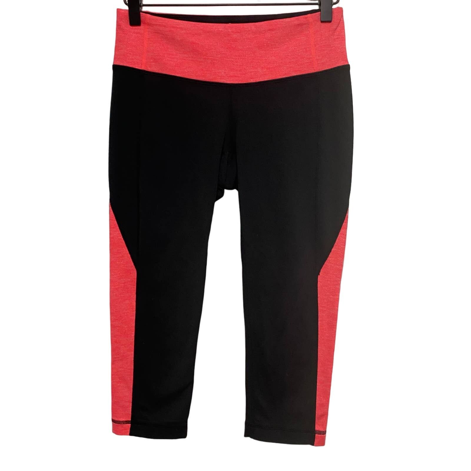 Athleta Athleta Pink Striped Cropped Leggings SP Size 27" / US 4 / IT 40 - 1 Thumbnail