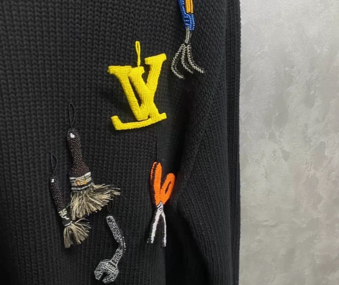 Louis Vuitton Louis Vuitton 23 Latest Black Tool Embroidered Logo Sweater Size US XL / EU 56 / 4 - 3 Thumbnail