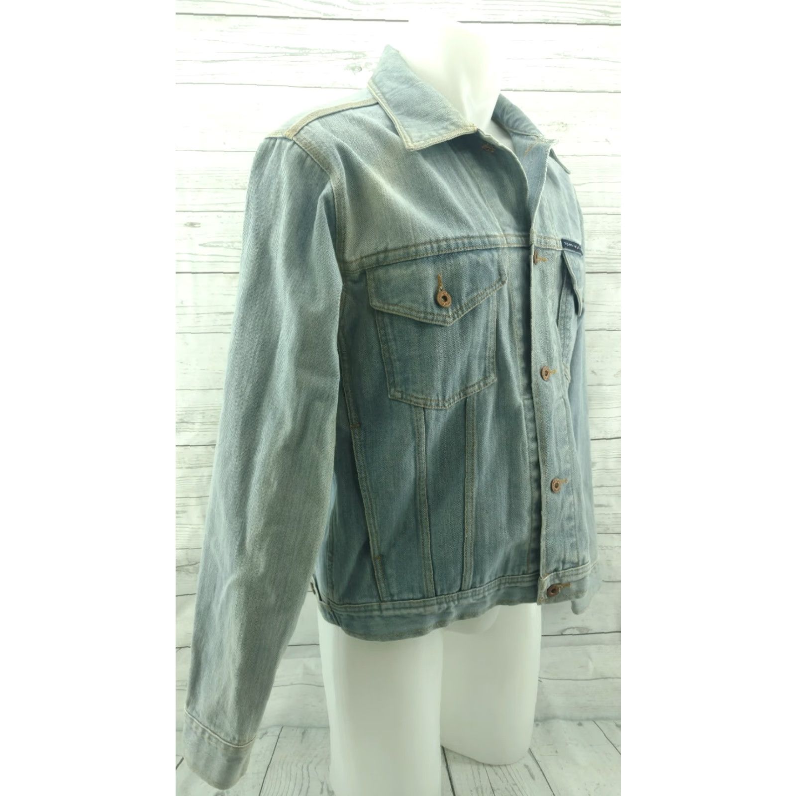 Tommy Hilfiger TOMMY HILFIGER Blue Jean Jacket Mens Size L Distressed Faded 100% Cotton Jean Jacket Size US 33 - 5 Thumbnail