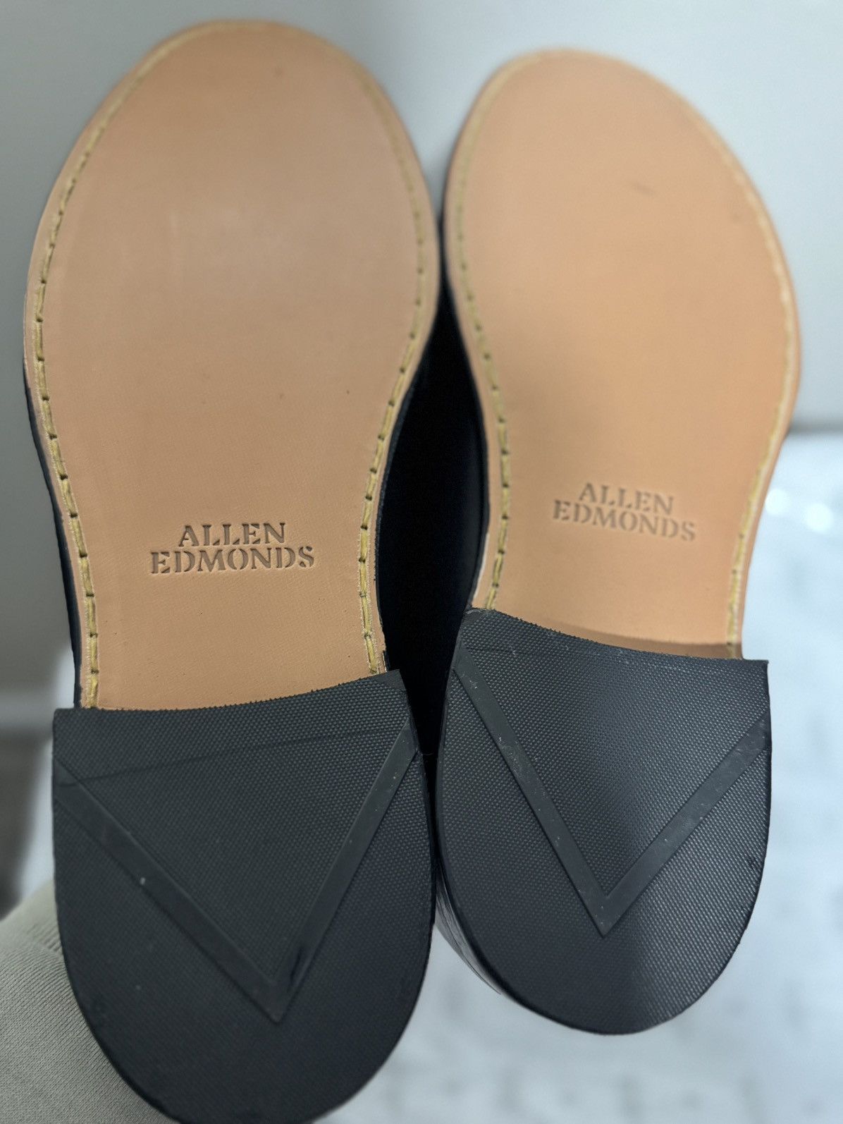 Allen Edmonds Allen Edmonds Newman Penny Loafer Size 9 3E Size US 9 / EU 42 - 4 Thumbnail