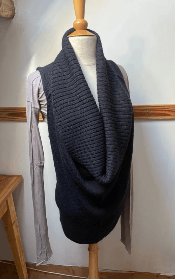 sleeveless Cardigan / Pullover Isabel Benenato ital. sz.44