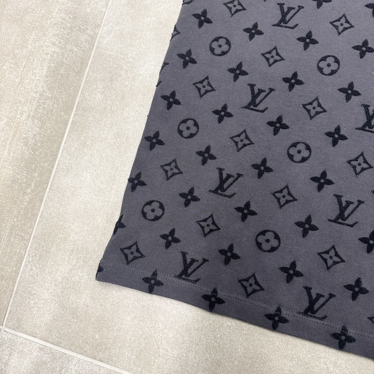 Louis Vuitton Louis Vuitton Monogram T-Shirt In Grey RRP £1090 Size US S / EU 44-46 / 1 - 3 Thumbnail