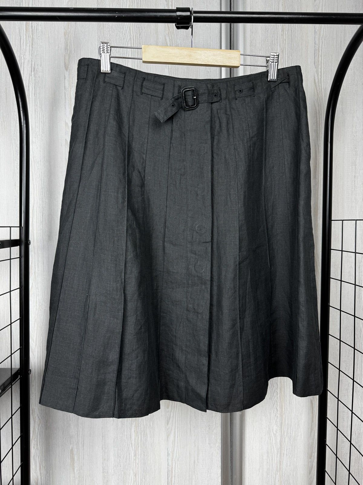 Burberry Burberry London 100% Bamboo fabric made in italy midi skirt Size 30" / US 8 / IT 44 - 2 Thumbnail