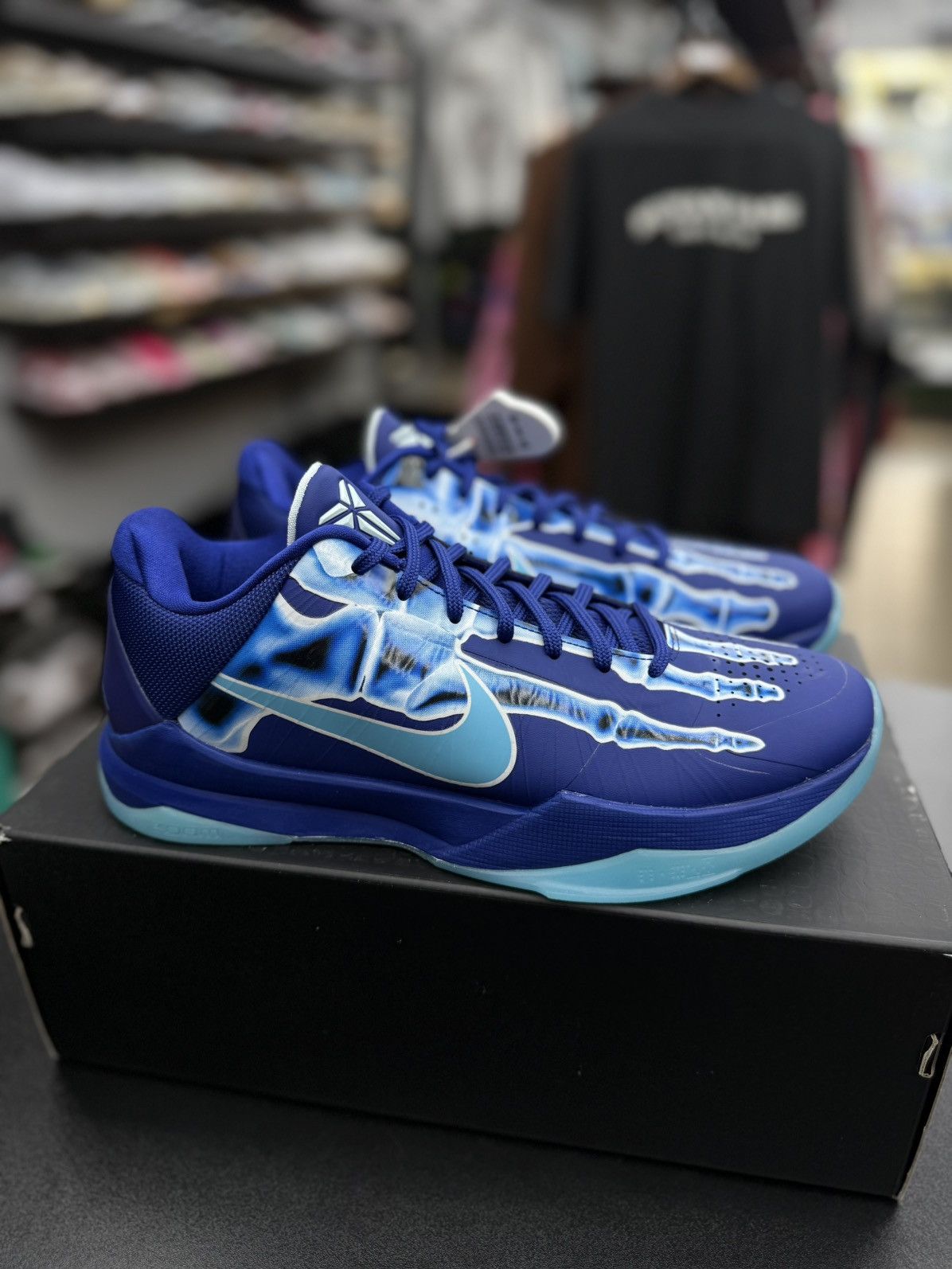 Nike Nike Kobe X-Ray Size 8.5 Brand New Size US 8.5 / EU 41-42 - 1 Thumbnail