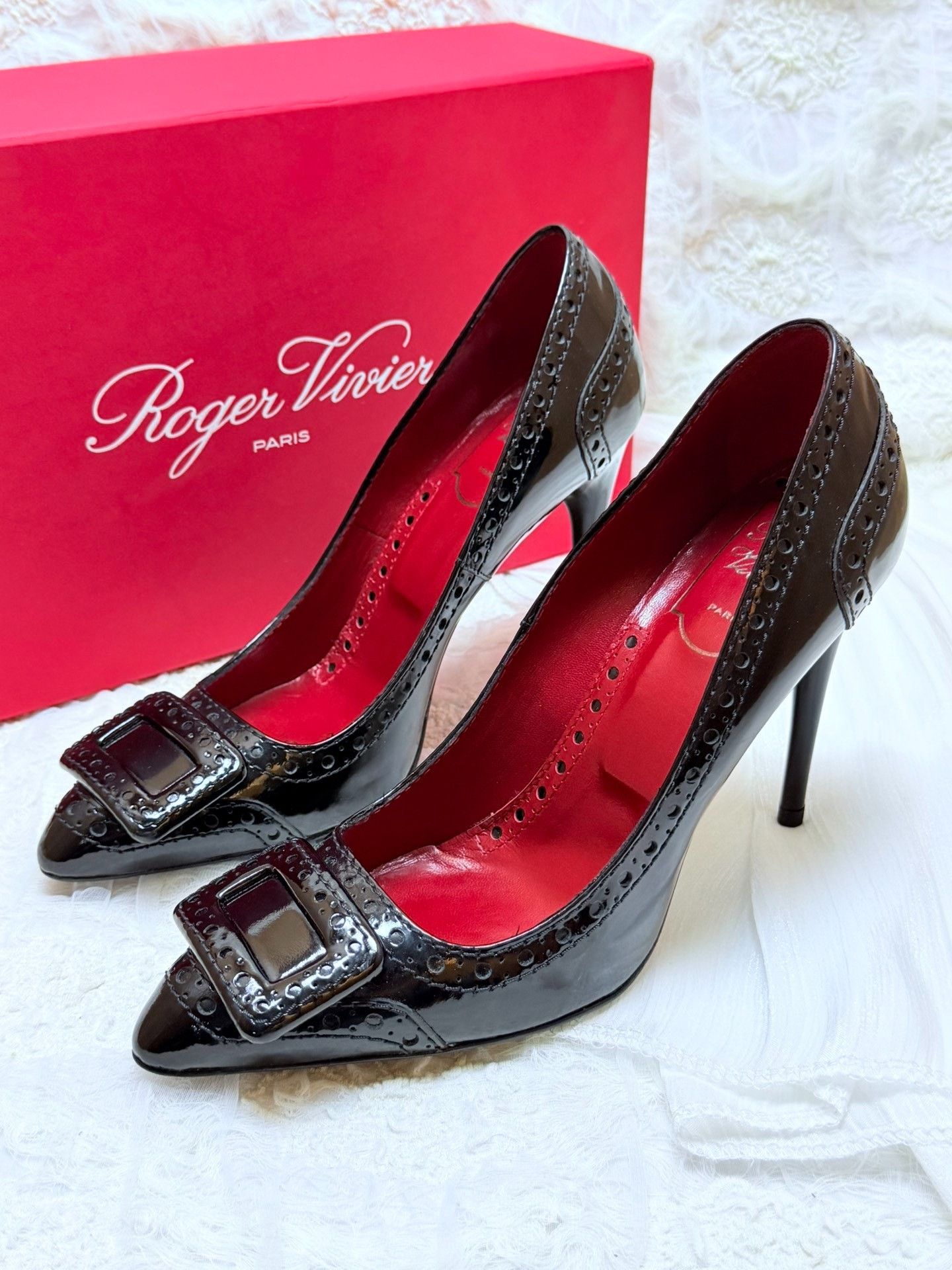 Roger Vivier Roger Vivier Retro Black Lowtop Sneakers us_6-5 Women Size US 6.5 / IT 36.5 - 1 Thumbnail
