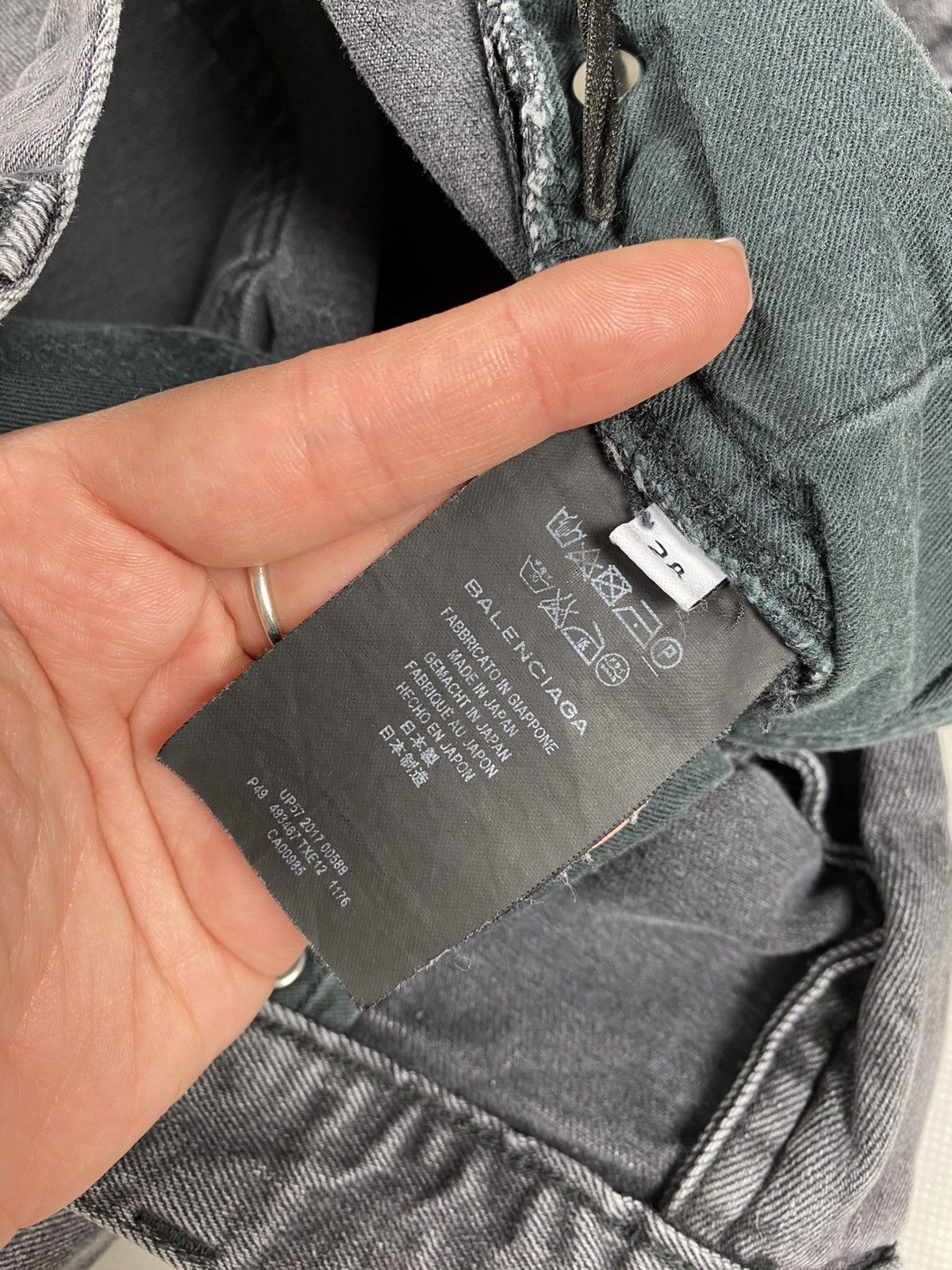 Balenciaga Balenciaga ladies distressed denim skinny biker jeans Size 28" / US 6 / IT 42 - 14 Thumbnail