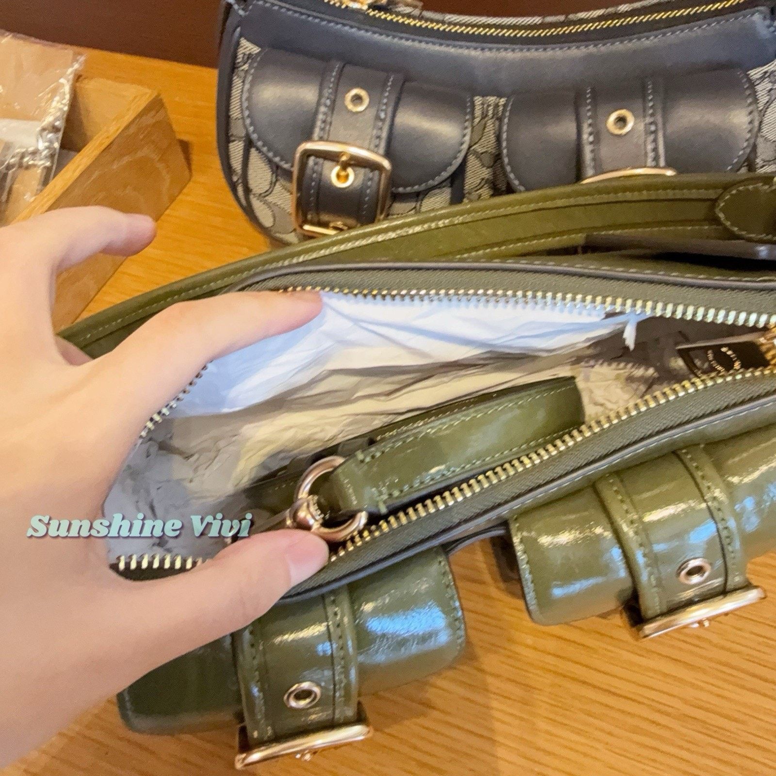 Coach NWT COACH Ashton Shoulder Bag CBJ01 Gold Olive leather Size ONE SIZE - 5 Thumbnail