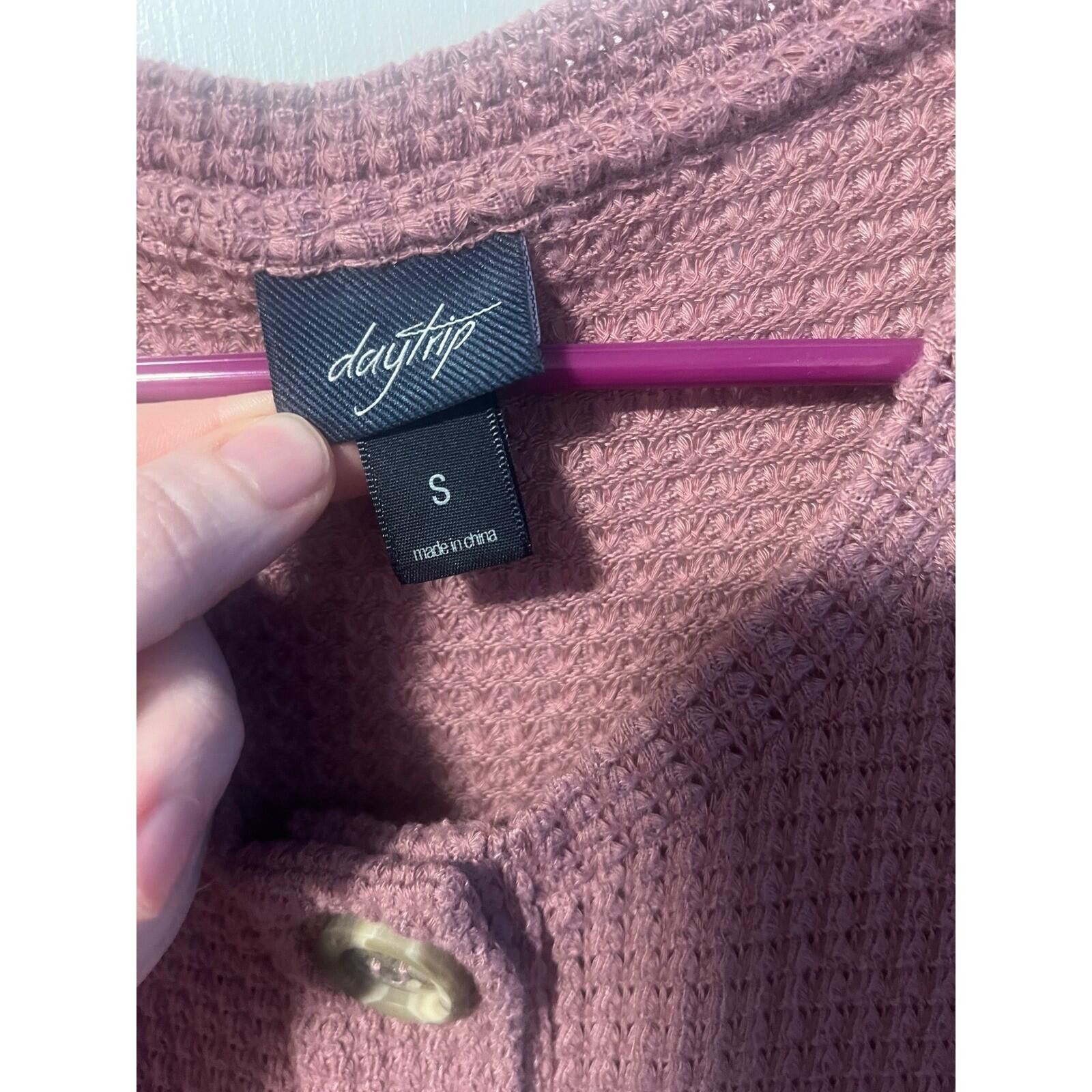 Other Daytrip Henley Top Womens Small Mauve Cream Waffle Knit Size S / US 4 / IT 40 - 2 Thumbnail