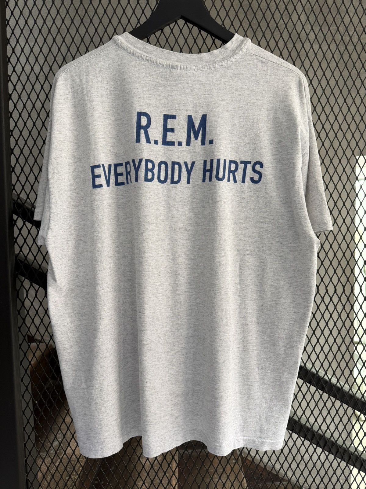 Band Tees Vintage 1990s REM Everybody Hurts Promo Tee Size US XL / EU 56 / 4 - 3 Thumbnail