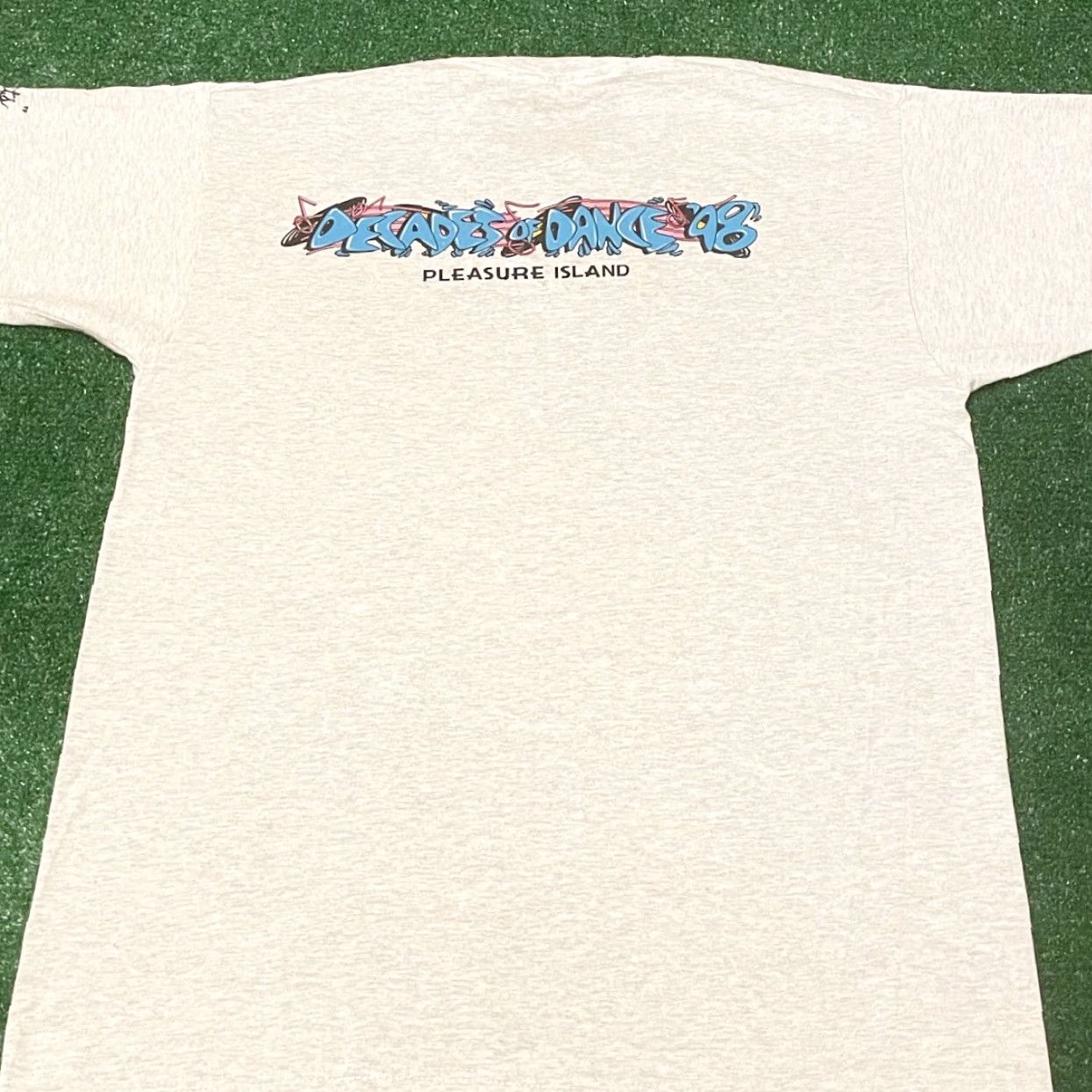 Disney VINTAGE Disney Shirt 90s Men L Gray Mickey Mouse Cool Cats 1998 Pleasure Island VTG Shirt Mens L Size US L / EU 52-54 / 3 - 4 Thumbnail