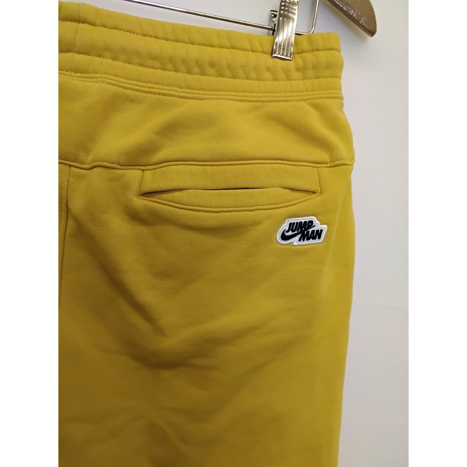 Nike Nike Jump Man Jordan Joggers Men's L Yellow NBA World Champs Size US 38 / EU 54 - 6 Thumbnail