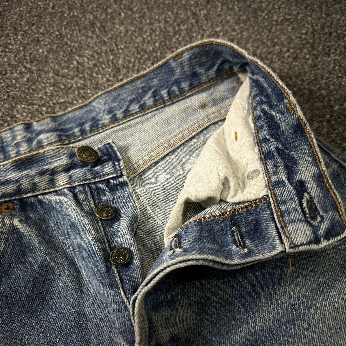 Levi's Vintage Clothing 🇺🇸 Vintage Levis 791-0117 Distressed Aging Wash 70s 80s Denim Size US 28 / EU 44 - 13 Thumbnail