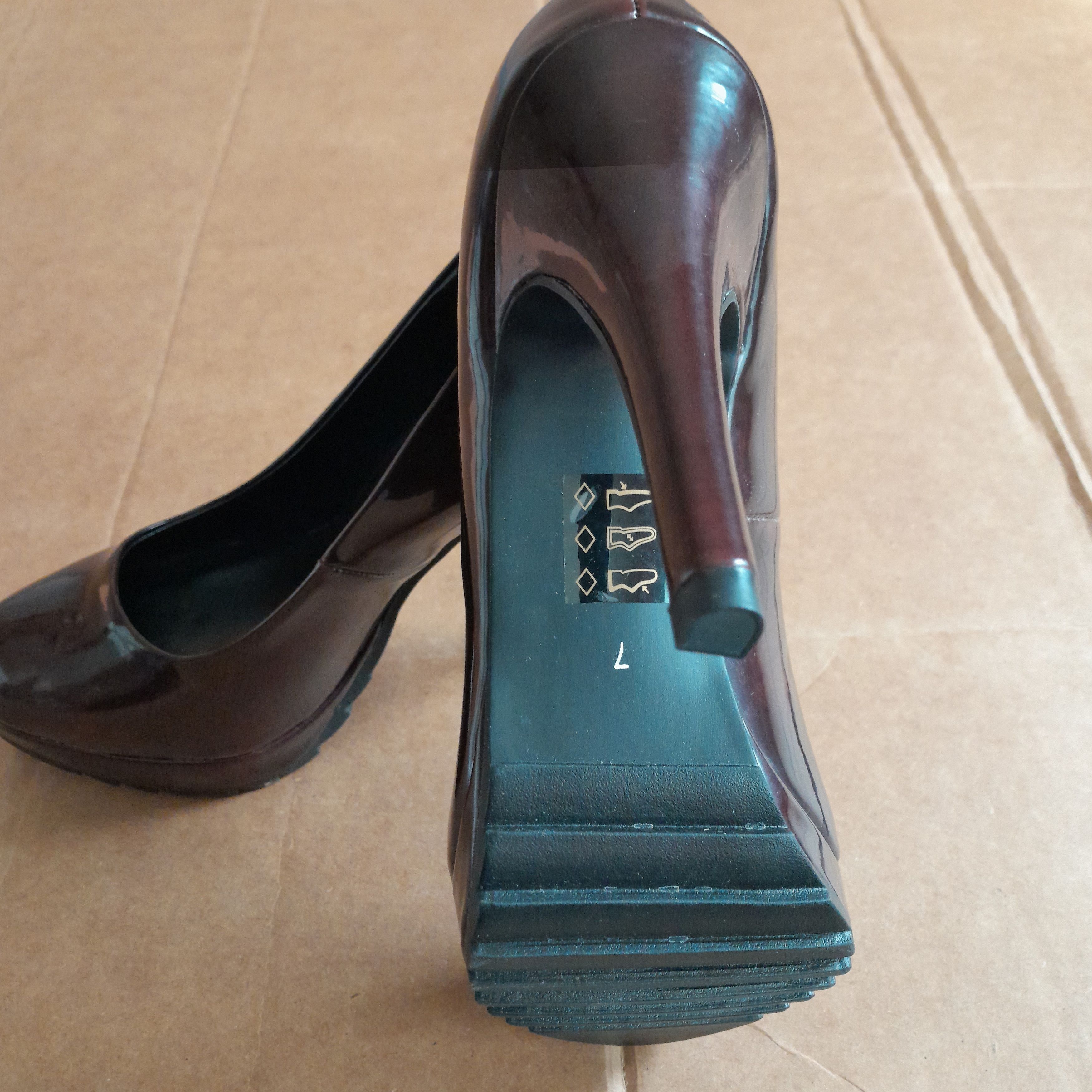 Call It Spring Call It Spring Women’s Glossy Brown 4.5in. Platform Heels Size US 7 / IT 37 - 6 Thumbnail