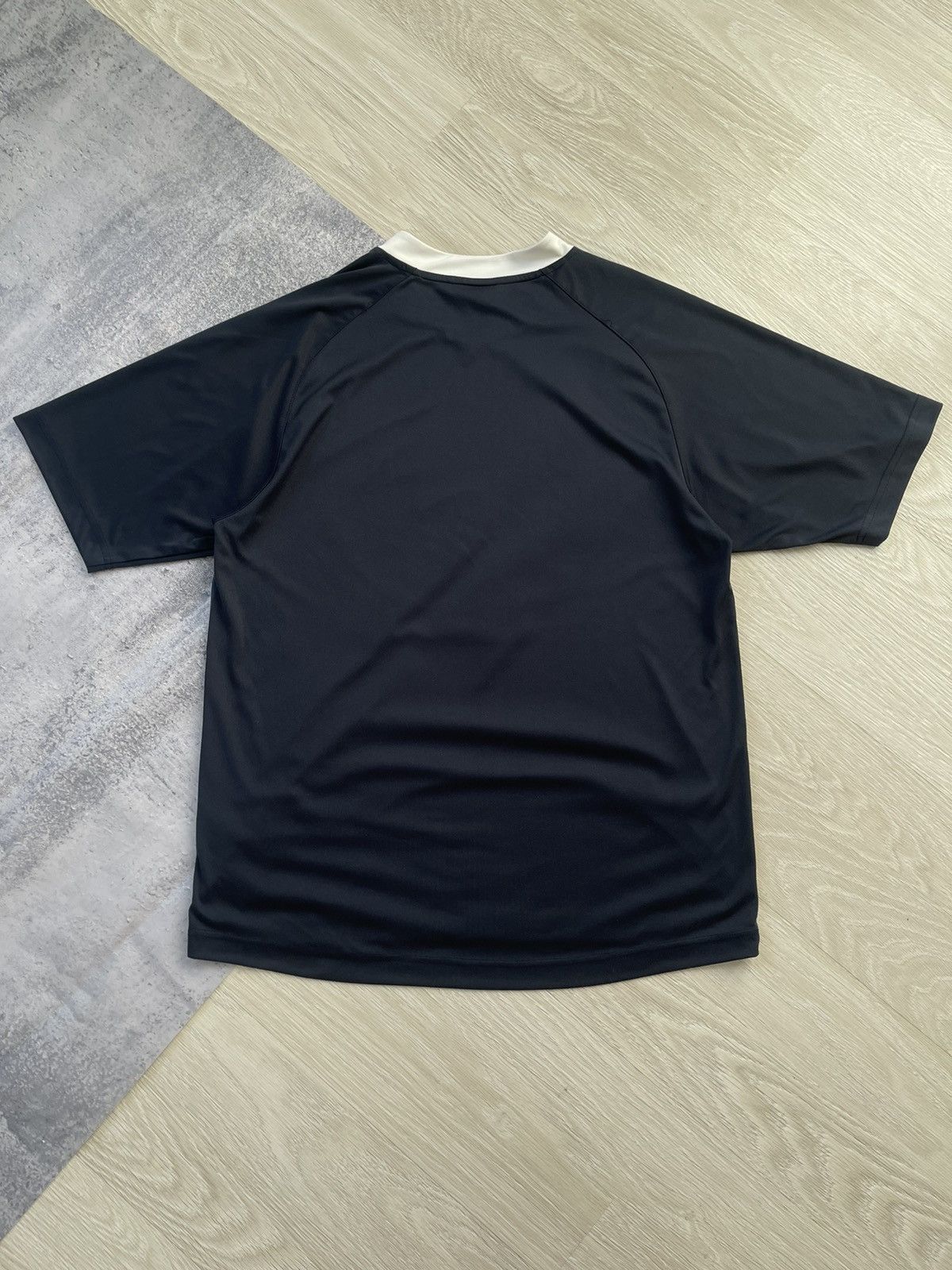 Nike Vintage Nike Team Y2k Center Swoosh Logo 00s Jersey T-shirt Size US M / EU 48-50 / 2 - 8 Thumbnail