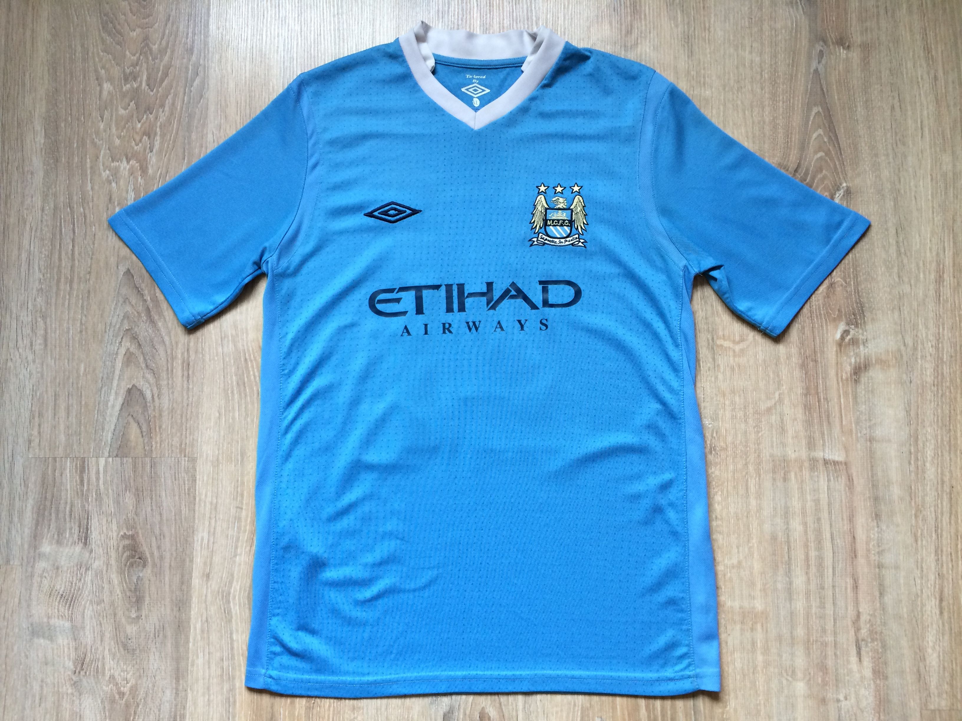 Umbro Vintage Umbro Manchester City Football Shirt #21 Silva Size US XL / EU 56 / 4 - 1 Thumbnail