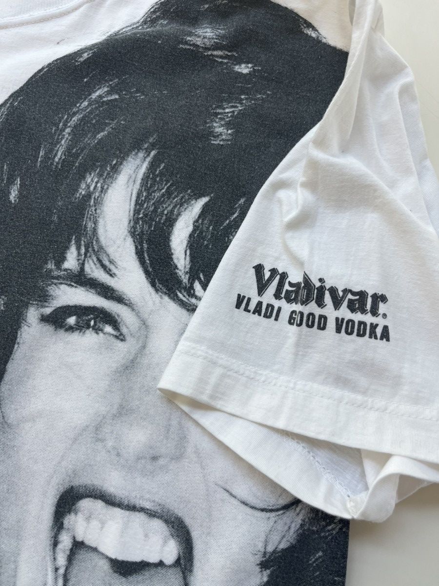Vintage Vintage Vladivar VODKA promo Tshirt Size US L / EU 52-54 / 3 - 7 Thumbnail