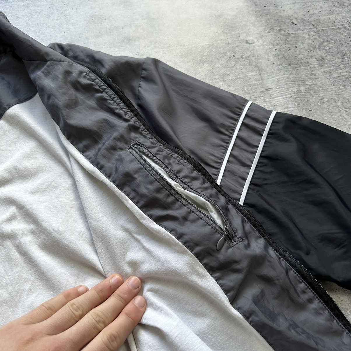 Other Vintage Nike Retro Track Jacket Black Gray Men’s Size L Size US L / EU 52-54 / 3 - 17 Thumbnail