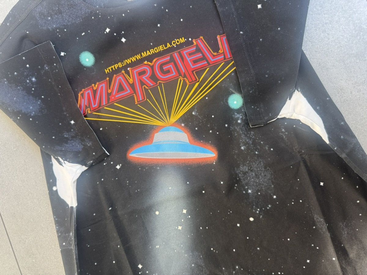 Maison Margiela Maison Margiela Space UFO Logo Tee Size US M / EU 48-50 / 2 - 5 Thumbnail