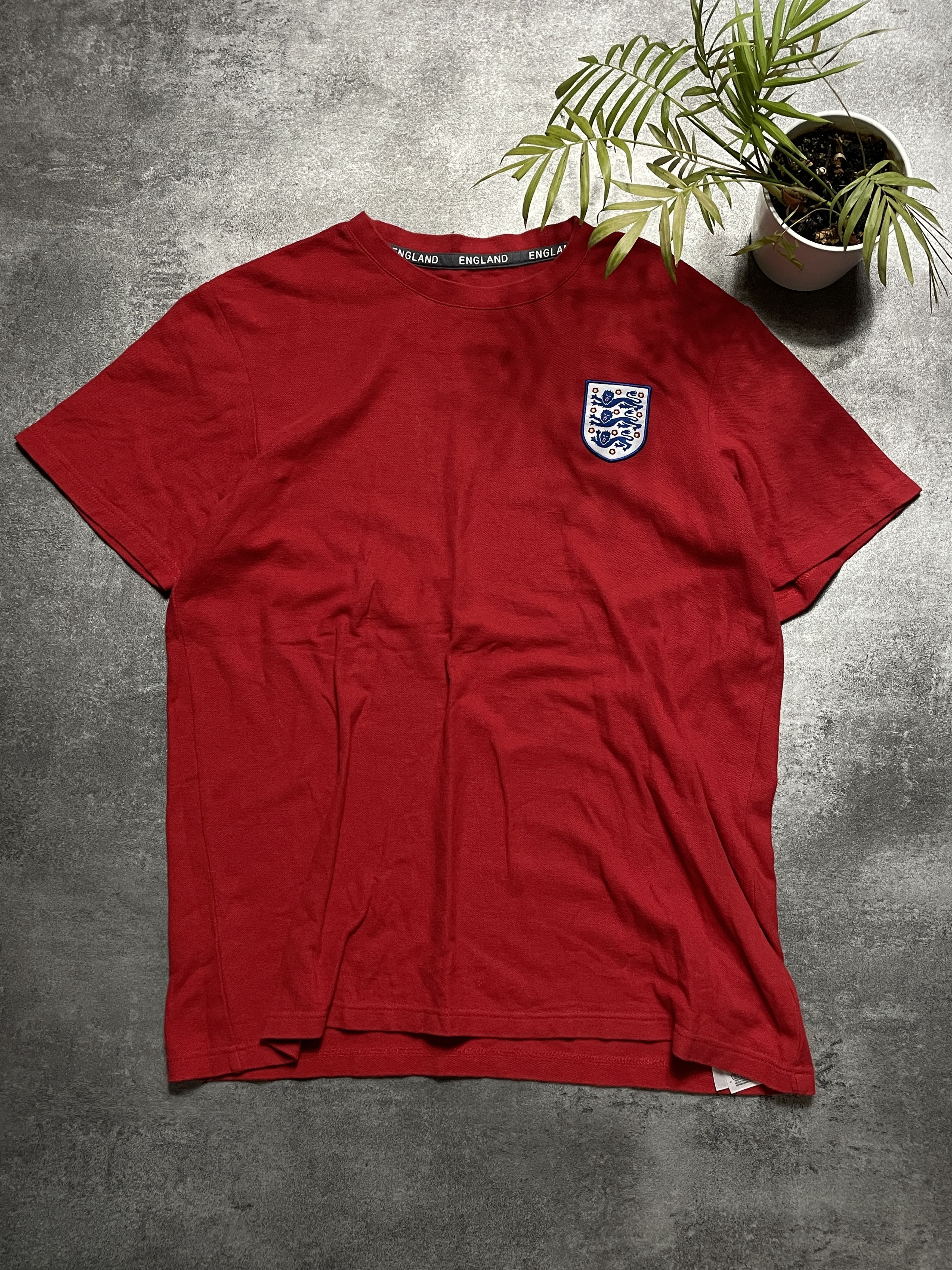 F.C. Real Bristol × New England Outerwear × Vintage Three Lions England Football T-Shirt Streetwear Size US L / EU 52-54 / 3 - 1 Thumbnail