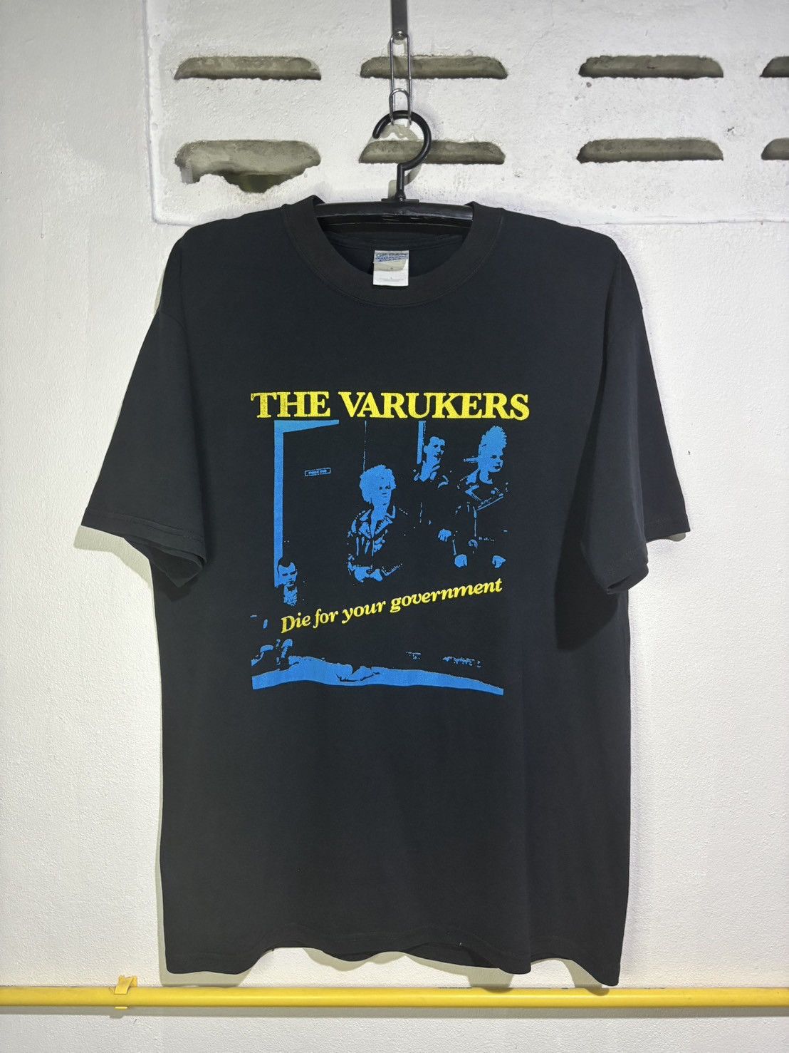 Band Tees Vintage The Varukers Size US L / EU 52-54 / 3 - 1 Thumbnail