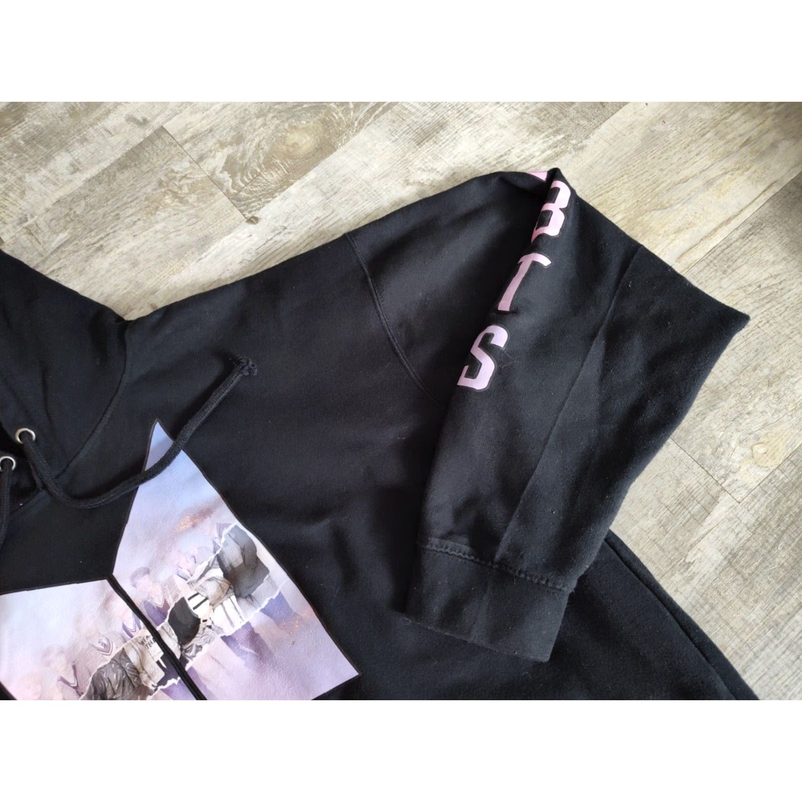Vintage Pacific & Co. BTS K-Pop Boy Band Hoodie Unisex Adults L Gray Graphic Print Pullover Hooded Sweatshirt Size US L / EU 52-54 / 3 - 5 Thumbnail