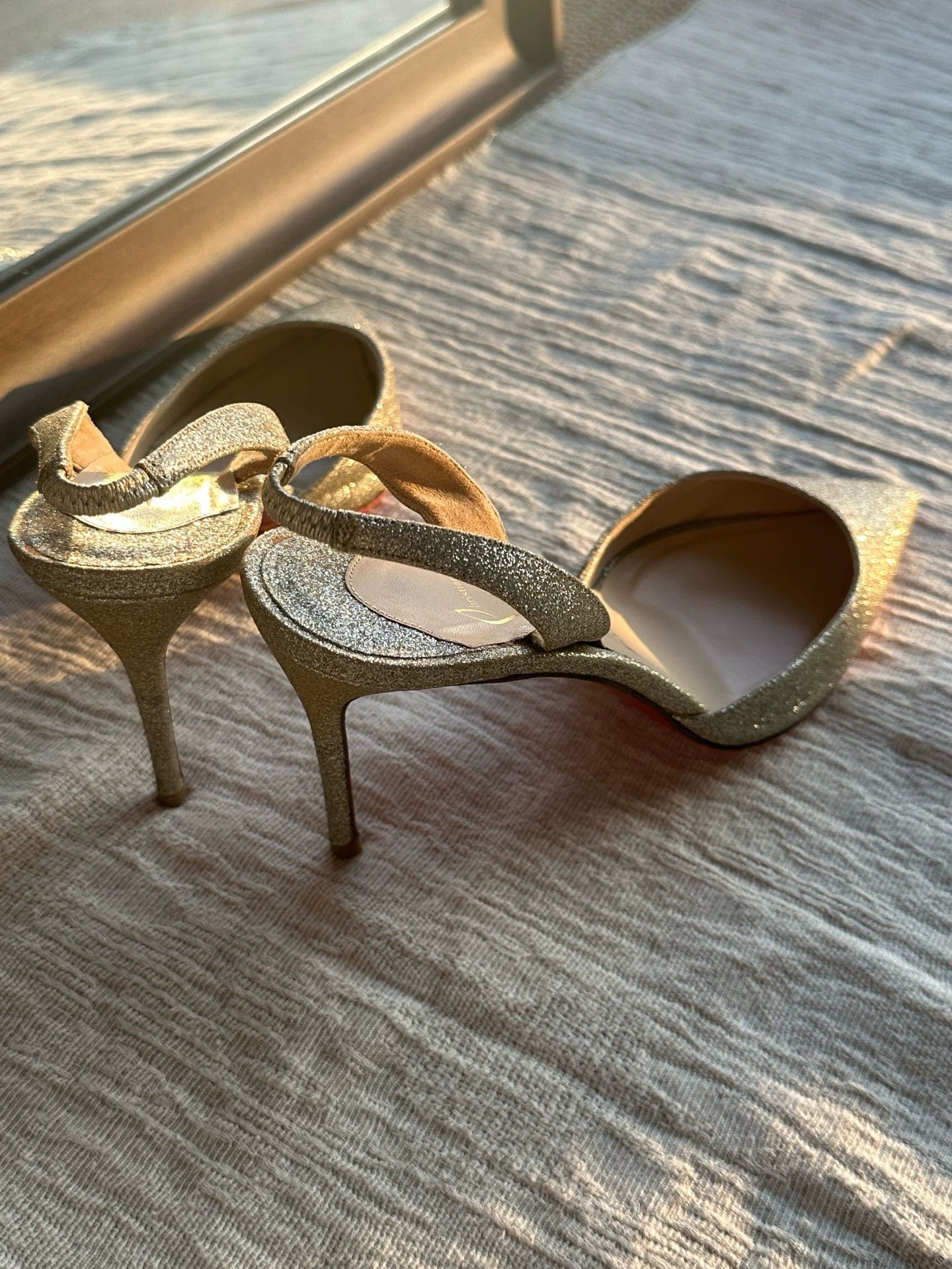 Christian Louboutin Christian Louboutin Sequin Red Sole Heels Gold 37.5 Size US 7.5 / IT 37.5 - 8 Thumbnail