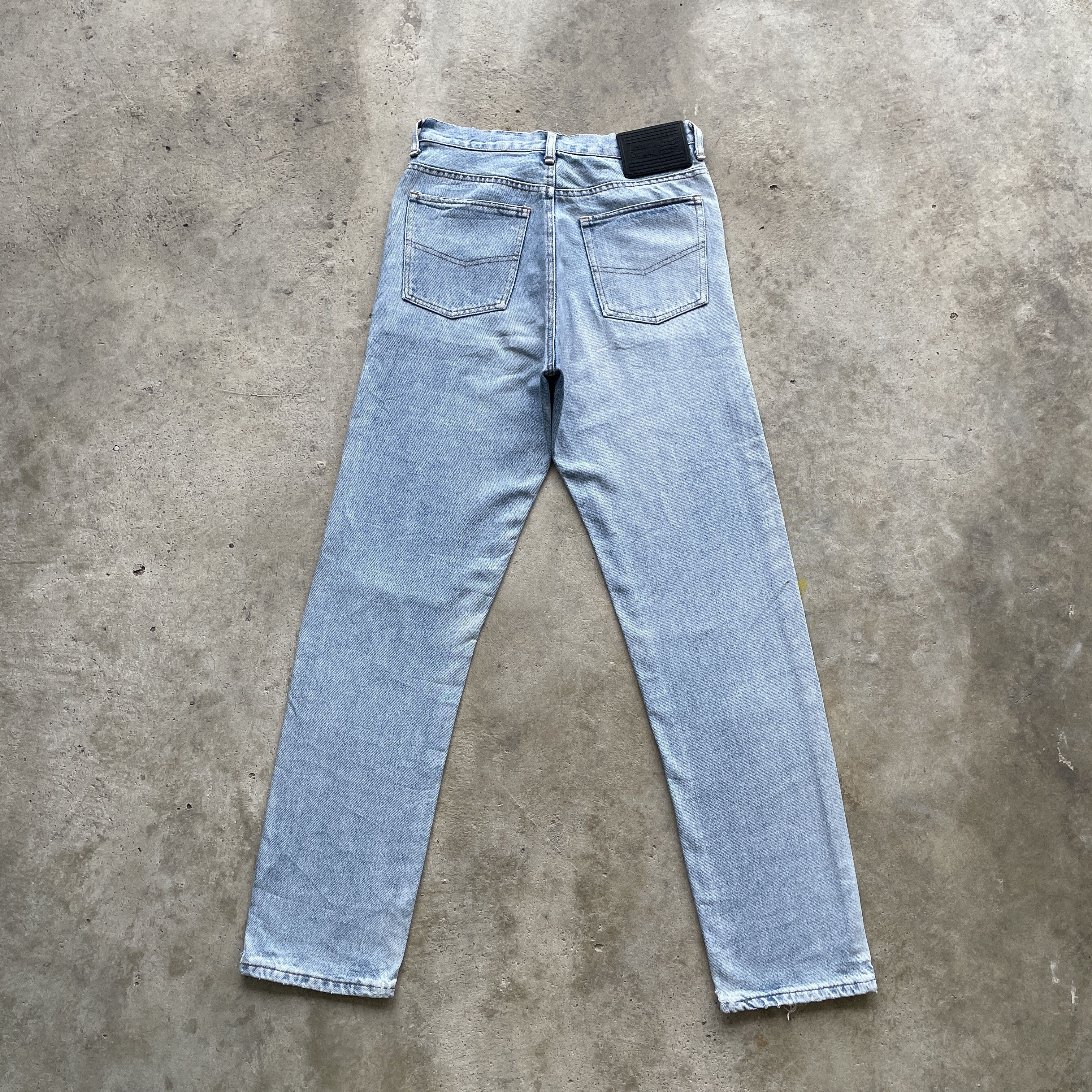 Benetton × Jean Vintage Benetton Formula 1 Distressed Jeans Wash Denim Pants Size US 27 - 11 Thumbnail