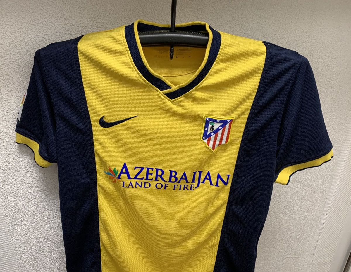 Nike Villa 9 Atletico Madrid Nike soccer jersey LFP patch S sz Size US S / EU 44-46 / 1 - 3 Thumbnail