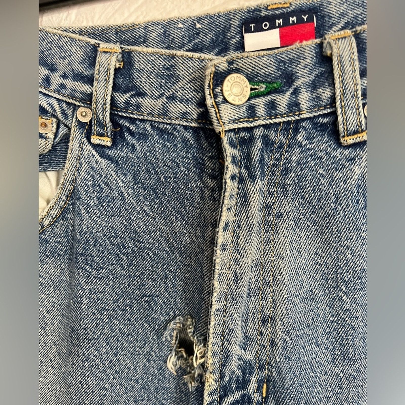 Tommy Hilfiger VTG Tommy Hilfiger Patch Side Detail Relaxed Fit Jeans 32x32 Size US 32 / EU 48 - 8 Thumbnail