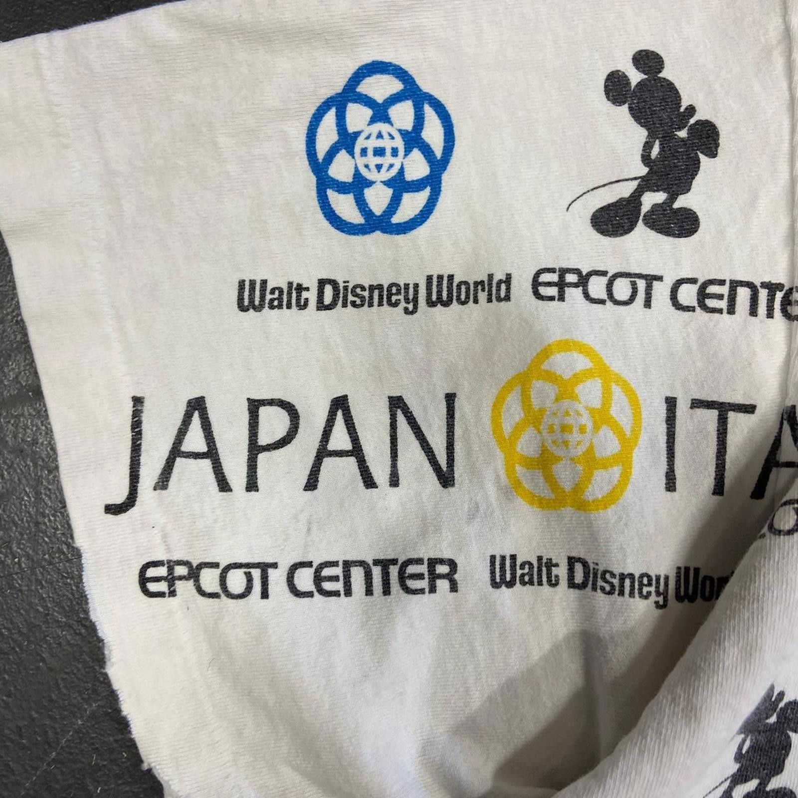 Disney 90s Disney Countries AOP Tee Size US XL / EU 56 / 4 - 6 Thumbnail