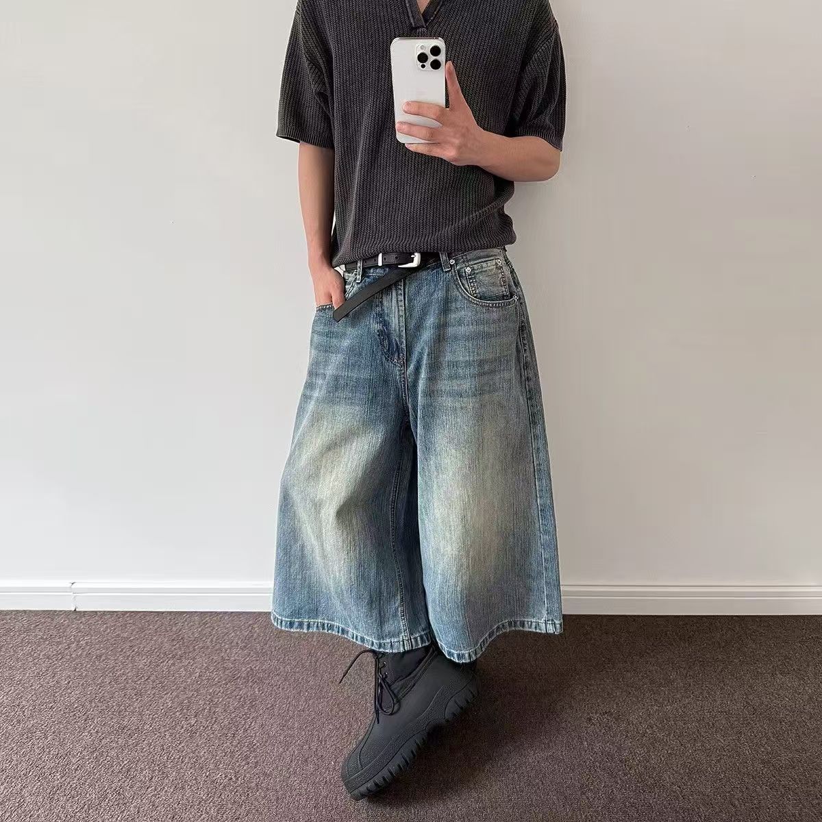 Vintage Men's washed distressed light blue wide-leg denim shorts Size US 32 / EU 48 - 2 Thumbnail