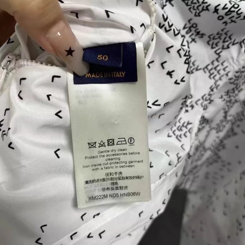 Louis Vuitton Louis Vuitton Beige checked polka dot print windbreaker ja Size US M / EU 48-50 / 2 - 2 Thumbnail