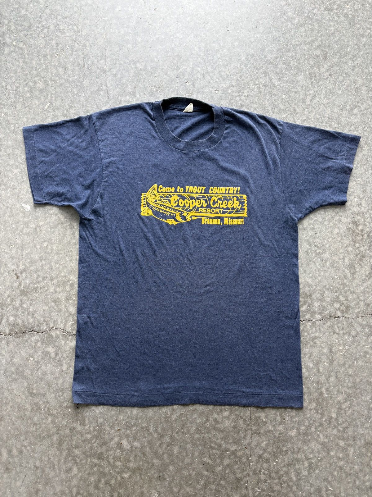 Vintage Vintage 80s Screen Stars Trout Country Graphic Tee Size US M / EU 48-50 / 2 - 1 Thumbnail