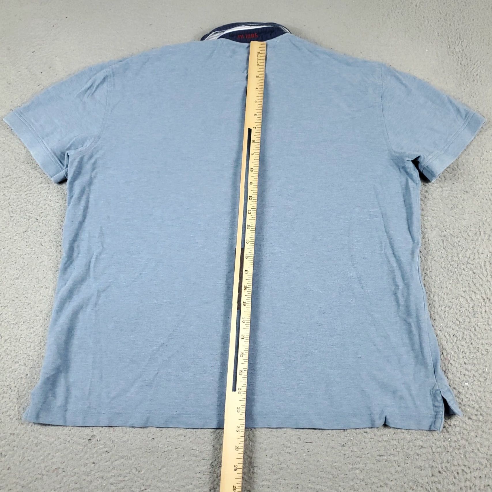 Tommy Hilfiger Tommy Hilfiger Polo Shirt Mens Large Blue Casual Short Sleeve, Regular Fit, 100% Cotton, Logo Accent, Button-Front Collar Polo Size US L / EU 52-54 / 3 - 3 Thumbnail