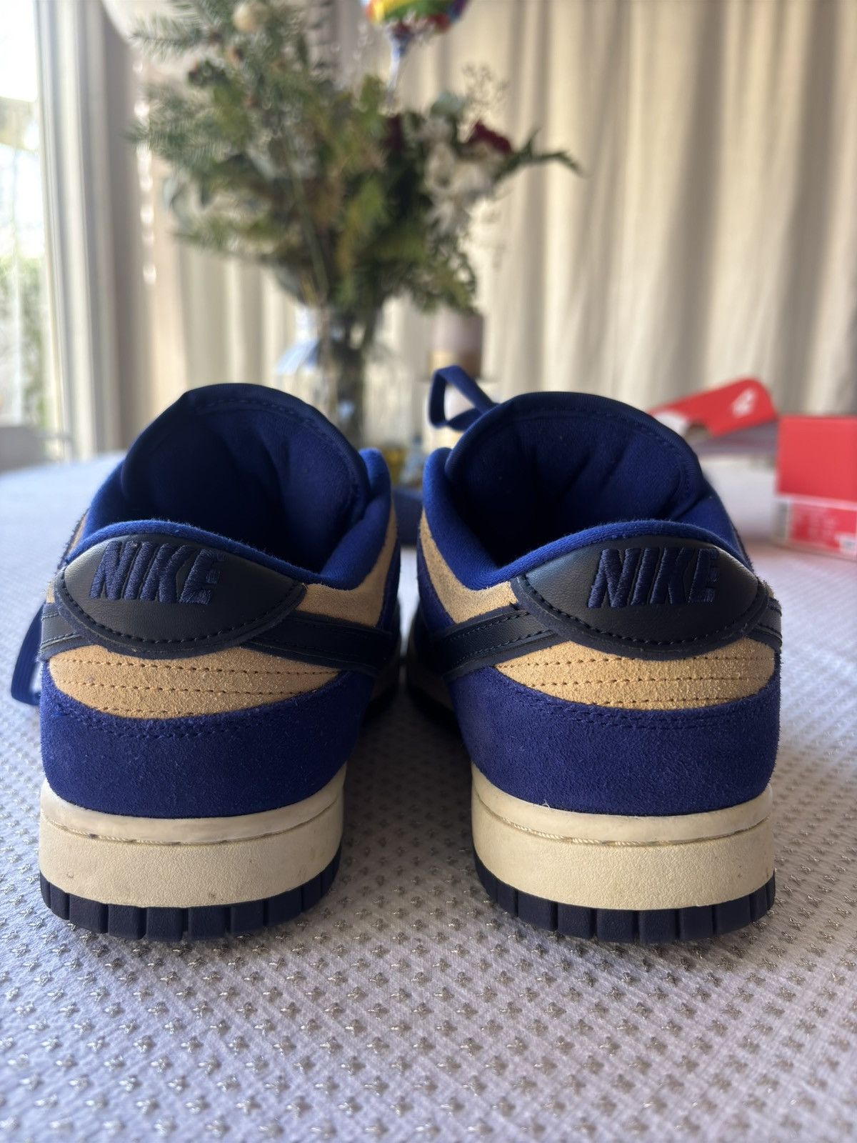 Nike WOMEN'S DUNK LOW SUEDE ROYAL BLUE/SESAME Size US 8.5 / IT 38.5 - 4 Thumbnail