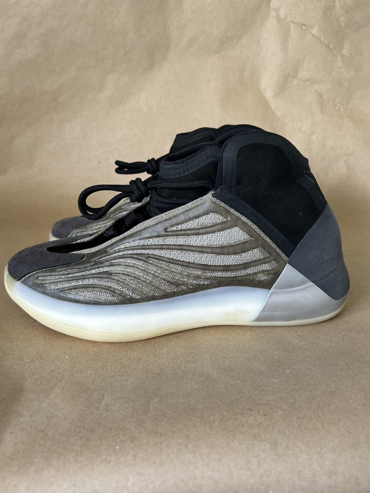 Adidas × Kanye West Adidas Yeezy QNTM Barium Size 11.5 Size US 11.5 / EU 44-45 - 6 Thumbnail
