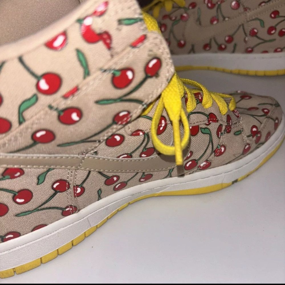 Nike 2008 OG Nike Dunk High Skinny X Paule Marrot Cherry Women’s Size US 7 / IT 37 - 7 Thumbnail
