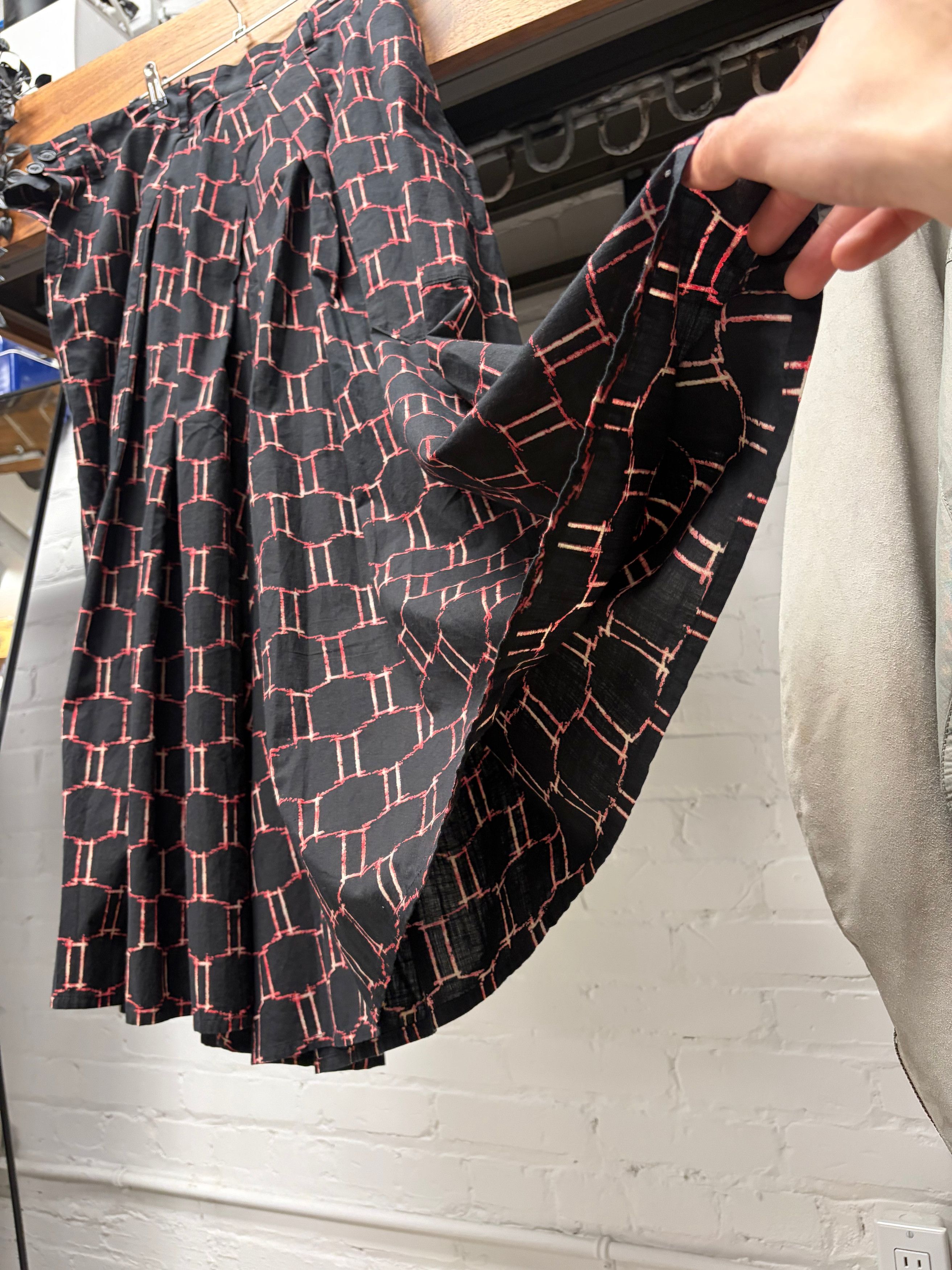 Yohji Yamamoto Yohji Yamamoto Pour Homme Patterned Red/Black Carousel Balloon Cut Shorts Size US 34 / EU 50 - 2 Thumbnail