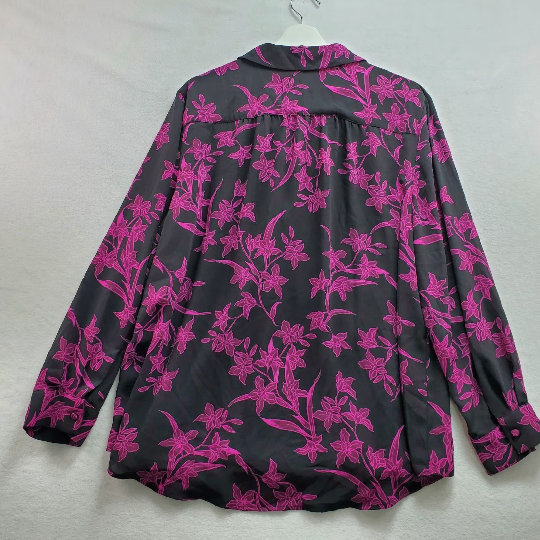 Vince Camuto Vince Camuto Blouse Top Women's 2X Black Purple Floral Overlap Office Cocktail Shirt Women 2X Black Floral Overlap Office Cocktail Vince Camuto Size XXL / US 16-18 / IT 52-54 - 2 Thumbnail