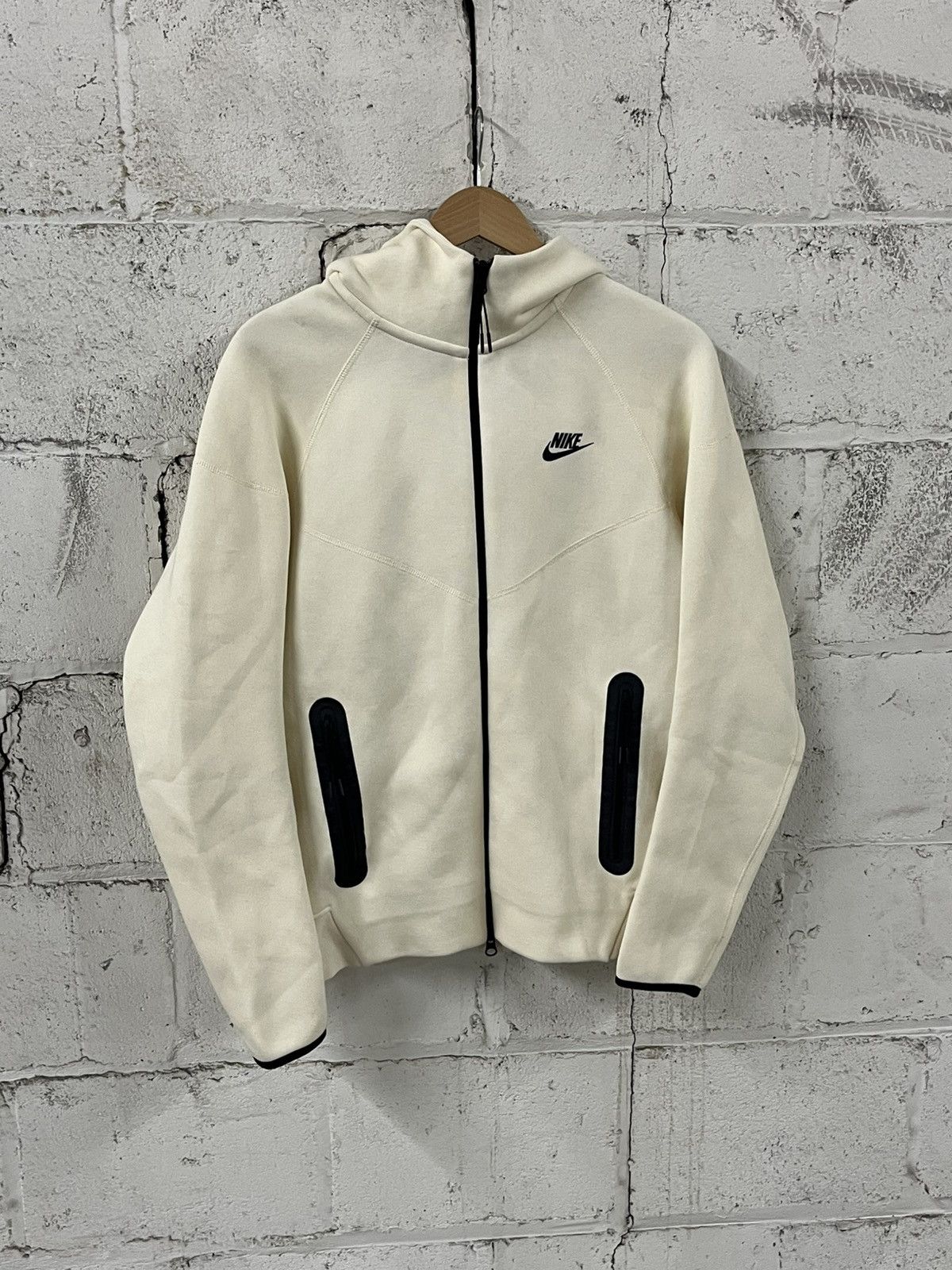 Nike Nike tech zip up hoodie cream colorway streetwear sports Size US S / EU 44-46 / 1 - 1 Thumbnail