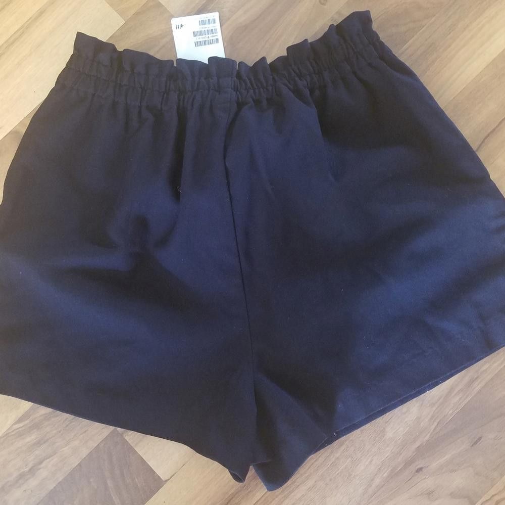 Divided NWT Divided by H&M Black Shorts NWT Size 4 Size 27" / US 4 / IT 40 - 2 Thumbnail